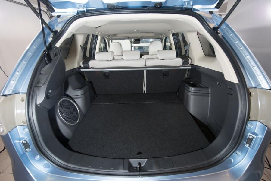  Mitsubishi Outlander PHEV 2012 года  (фото 30 из 48)